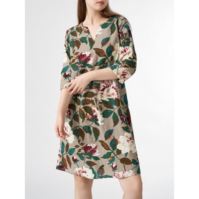 Allover Flower Leaves Print V  neck 3 4 Sleeve Dress